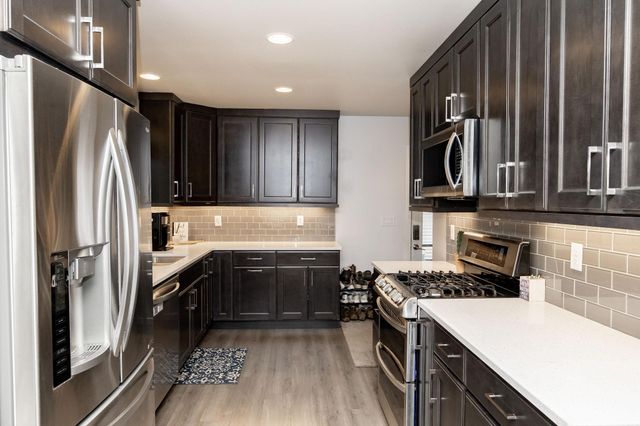 1438 19th Street S, Fargo, ND 58103