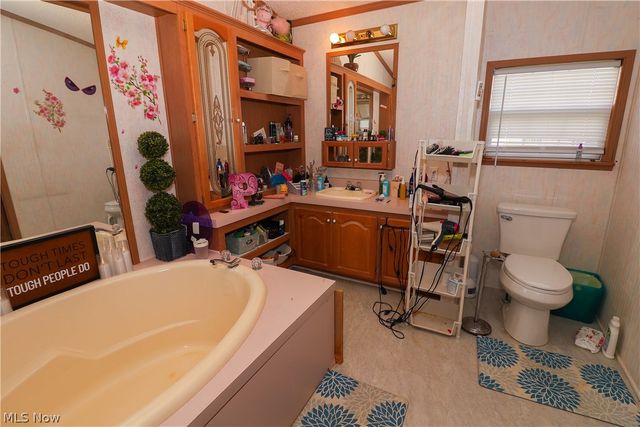 375 Golfway Drive, Painesville Twp, OH 44077