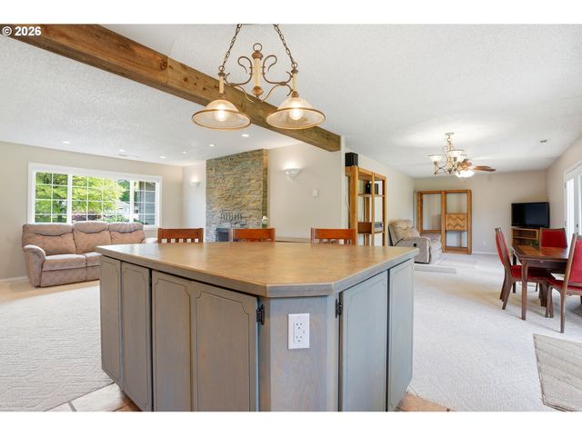 12014 Ne 16TH St, Vancouver, WA 98684