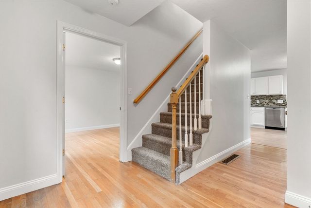 799 Pond St, Franklin, MA 02038