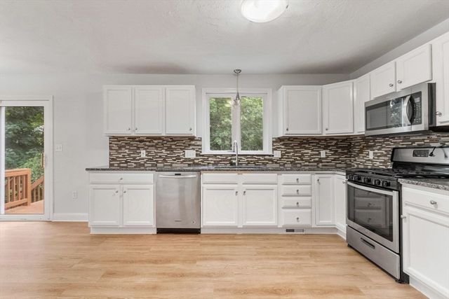 799 Pond St, Franklin, MA 02038