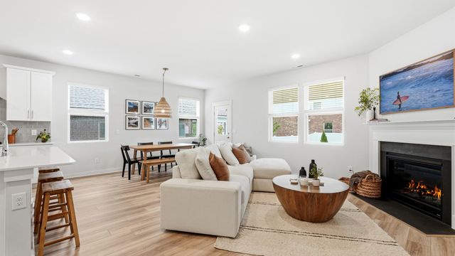 854 Nightingale Ave, Hendersonville, TN 37075