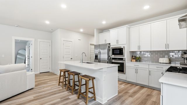 854 Nightingale Ave, Hendersonville, TN 37075