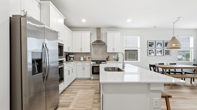 854 Nightingale Ave, Hendersonville, TN 37075