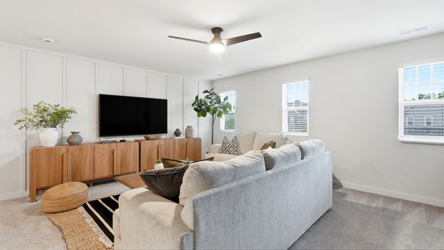854 Nightingale Ave, Hendersonville, TN 37075