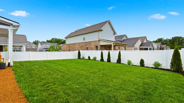 854 Nightingale Ave, Hendersonville, TN 37075