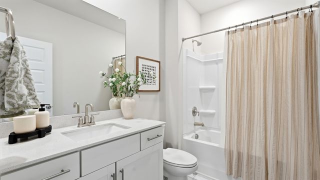 854 Nightingale Ave, Hendersonville, TN 37075