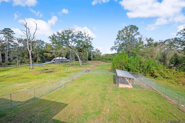 9825 Fawn View Dr, Baton Rouge, LA 70817