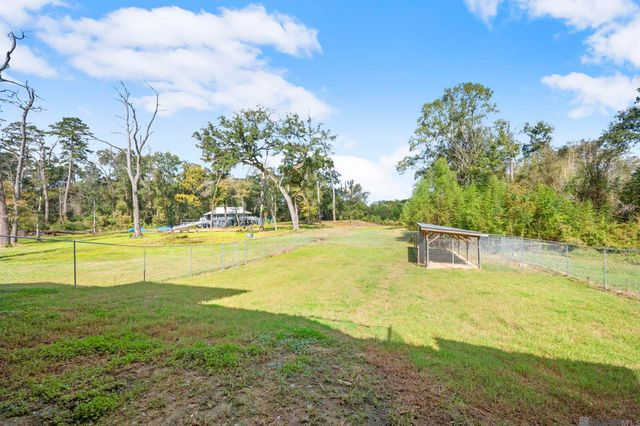 9825 Fawn View Dr, Baton Rouge, LA 70817