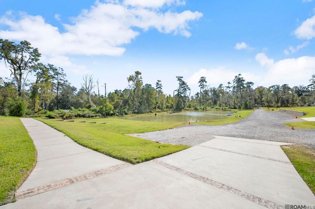 9825 Fawn View Dr, Baton Rouge, LA 70817