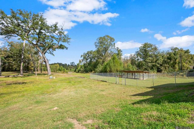 9825 Fawn View Dr, Baton Rouge, LA 70817