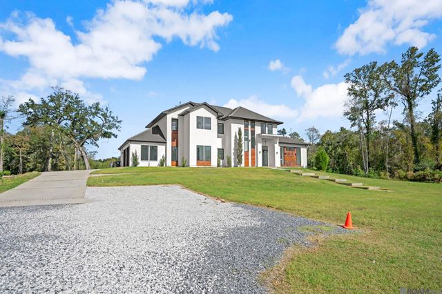 9825 Fawn View Dr, Baton Rouge, LA 70817