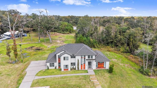 9825 Fawn View Dr, Baton Rouge, LA 70817