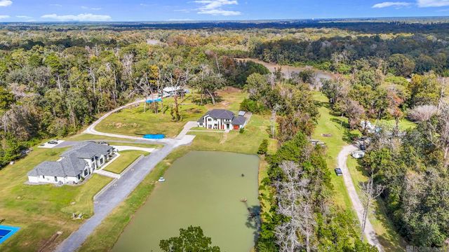 9825 Fawn View Dr, Baton Rouge, LA 70817