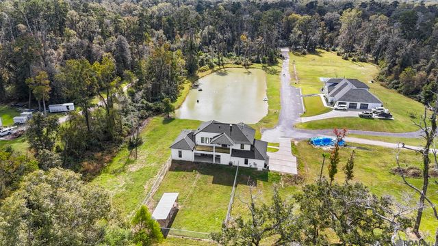 9825 Fawn View Dr, Baton Rouge, LA 70817