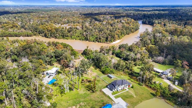 9825 Fawn View Dr, Baton Rouge, LA 70817