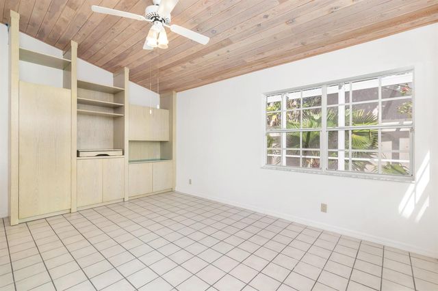 22 Selby Lane, Palm Beach Gardens, FL 33418