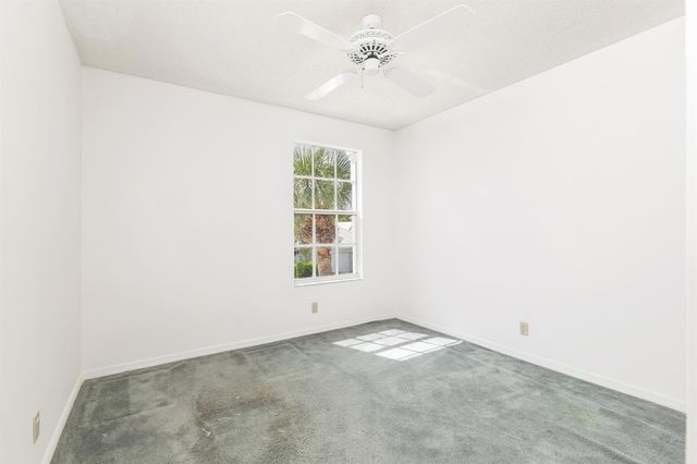 22 Selby Lane, Palm Beach Gardens, FL 33418
