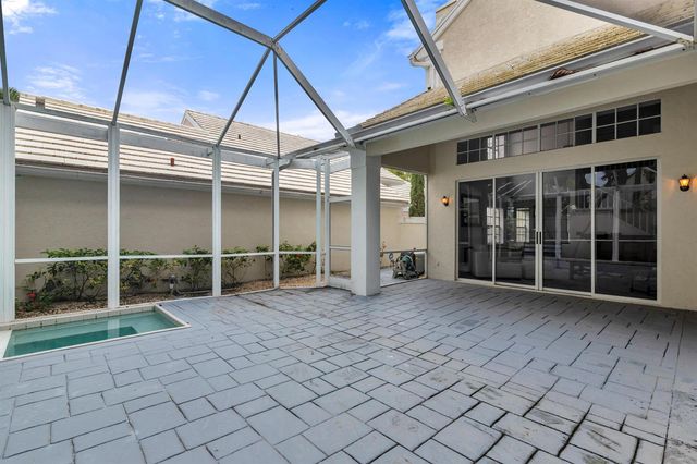 22 Selby Lane, Palm Beach Gardens, FL 33418