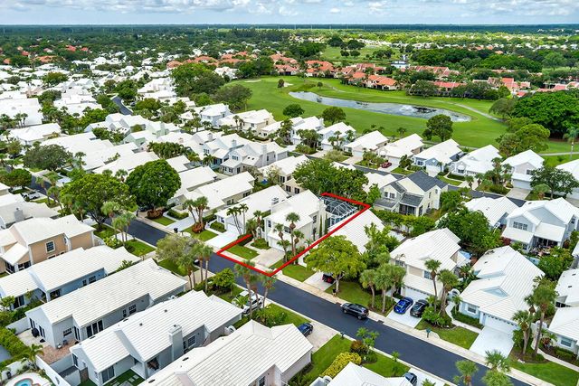 22 Selby Lane, Palm Beach Gardens, FL 33418