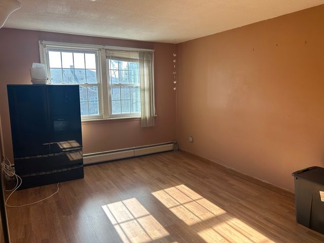 105 Ridgewood Ln 22, Gardner, MA 01440