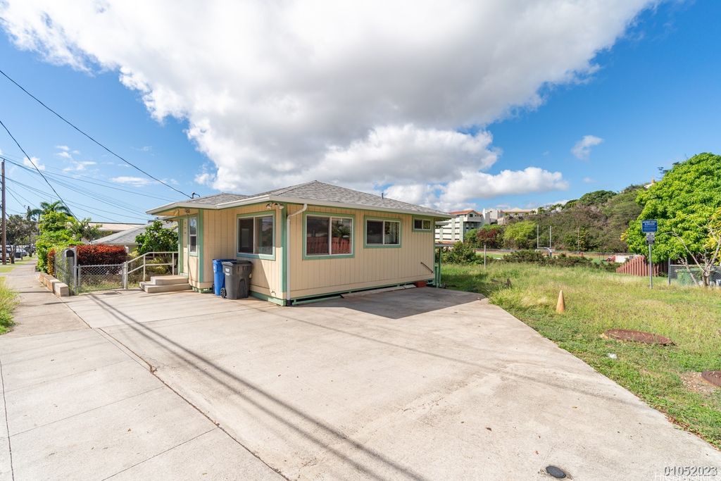 1270 Palolo Avenue, Honolulu, HI 96816
