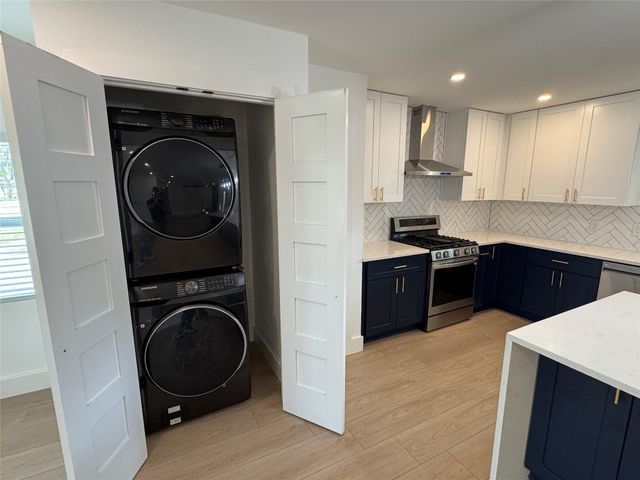 5805 N Hampton DR, Austin, TX 78723