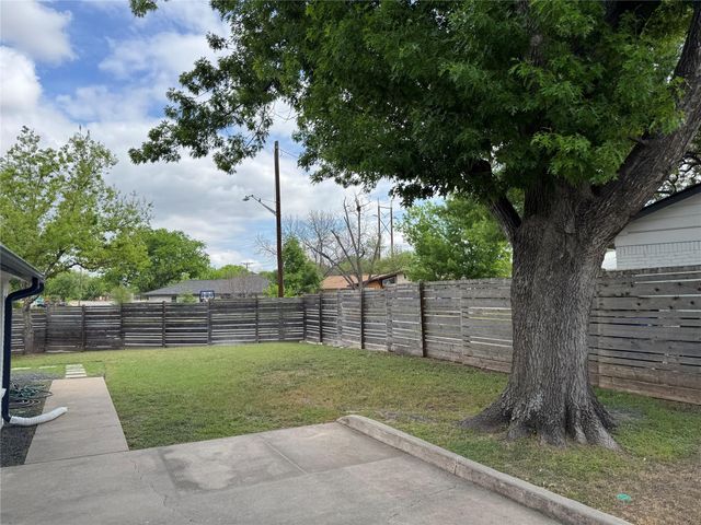 5805 N Hampton DR, Austin, TX 78723