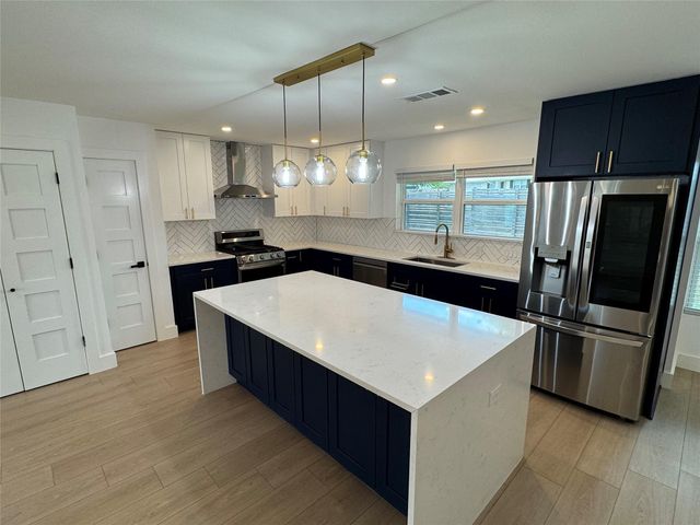 5805 N Hampton DR, Austin, TX 78723