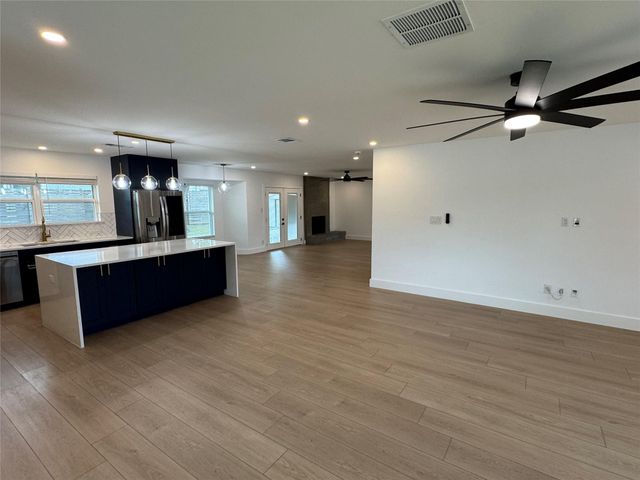 5805 N Hampton DR, Austin, TX 78723