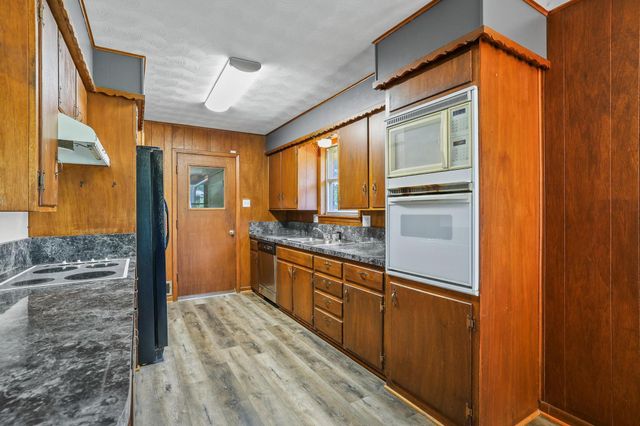 1301 Crestview Drive, Denison, TX 75020