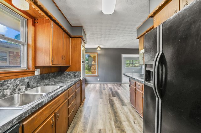 1301 Crestview Drive, Denison, TX 75020
