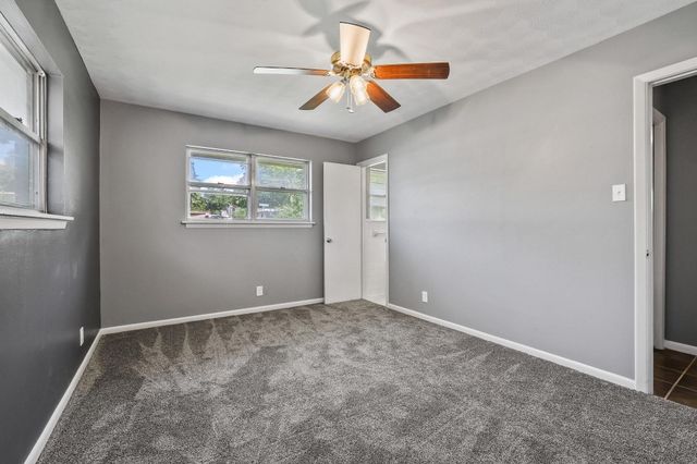 1301 Crestview Drive, Denison, TX 75020