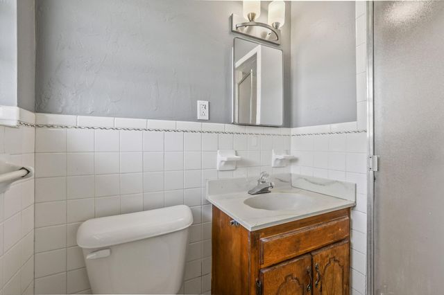 1301 Crestview Drive, Denison, TX 75020