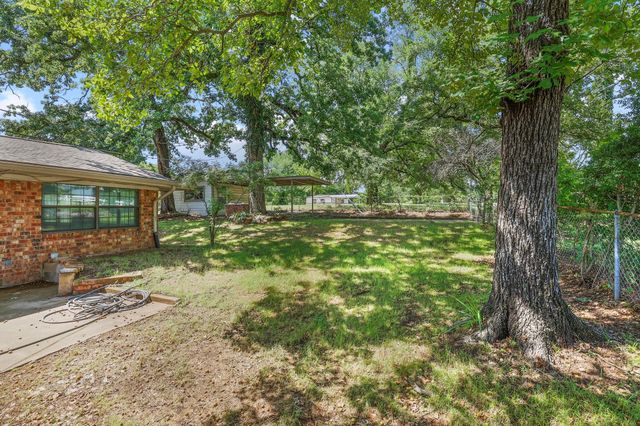 1301 Crestview Drive, Denison, TX 75020