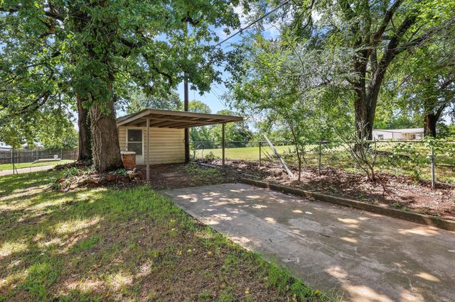 1301 Crestview Drive, Denison, TX 75020