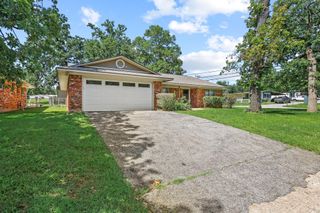1301 Crestview Drive, Denison, TX 75020