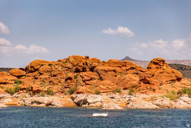 1450 W TORREY PINES RD, Hurricane, UT 84737