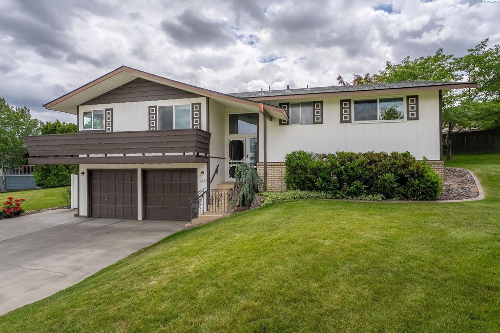 4243 King Drive, West Richland, WA 99353