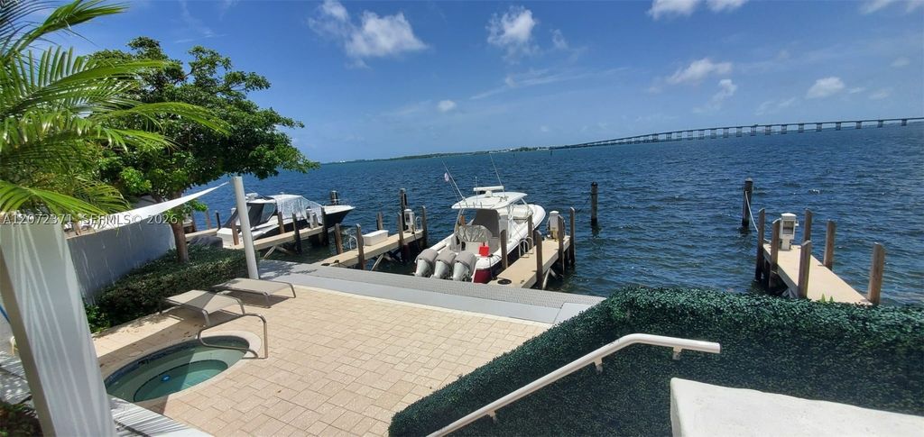 200 SE 15th Rd 16H, Miami, FL 33129