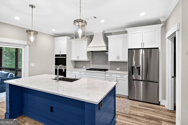 727 Old Collins Road, Hoschton, GA 30548