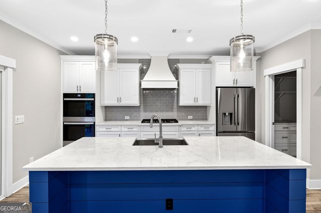 727 Old Collins Road, Hoschton, GA 30548