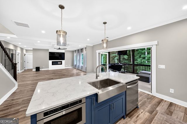 727 Old Collins Road, Hoschton, GA 30548