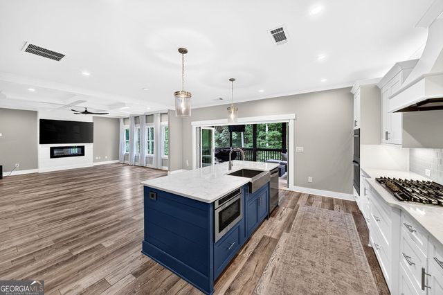 727 Old Collins Road, Hoschton, GA 30548