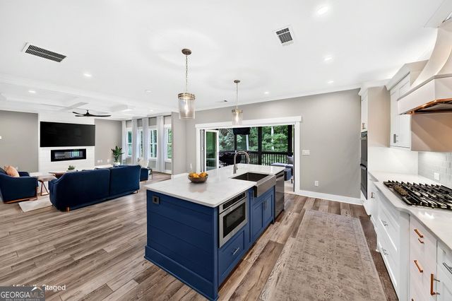 727 Old Collins Road, Hoschton, GA 30548