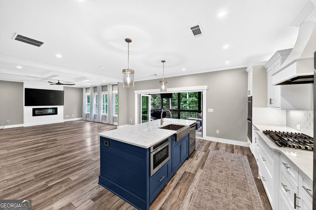 727 Old Collins Road, Hoschton, GA 30548