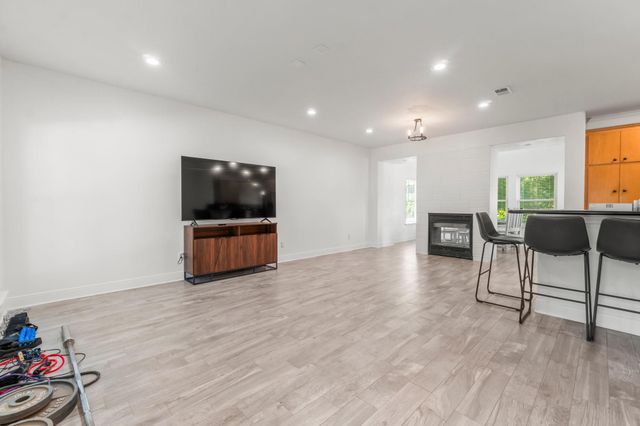 4313 Windswept Drive, Montgomery, TX 77356