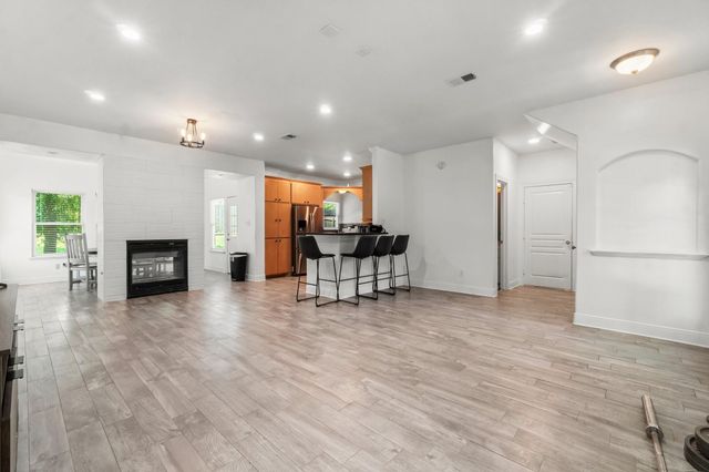 4313 Windswept Drive, Montgomery, TX 77356