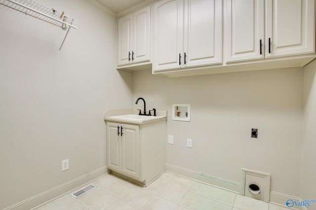 1503 Magnolia Drive, Hartselle, AL 35640