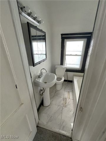 3373 W 86th Street, Cleveland, OH 44102